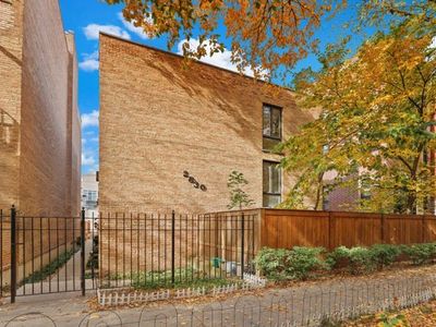 2830 N Burling St APT C, Chicago, IL, 60657