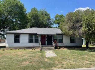213 W Church St, Gainesville, TX 76240