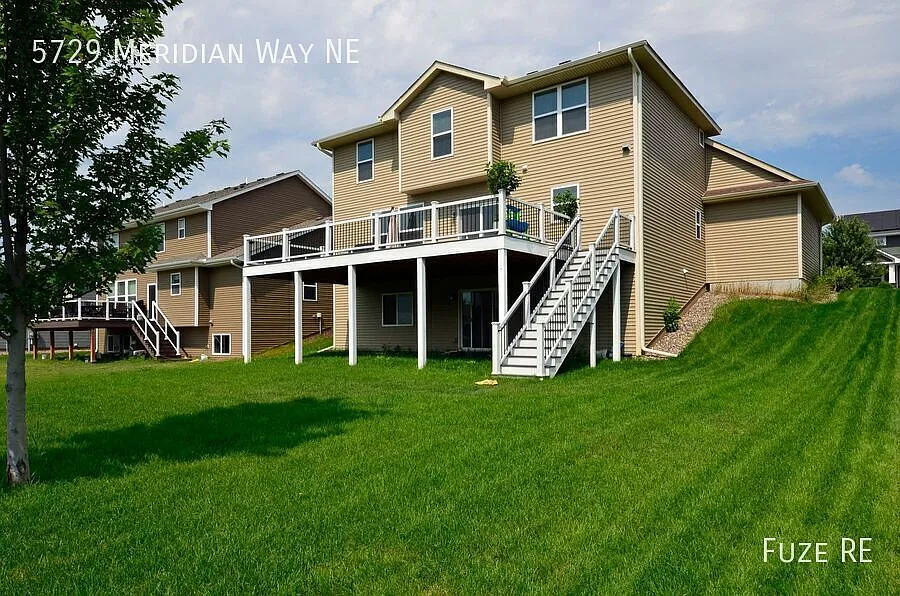 Beautiful 4-Bedroom Home with Finished Basement & 3-Car Garage in Prior Lake! — Photo 2