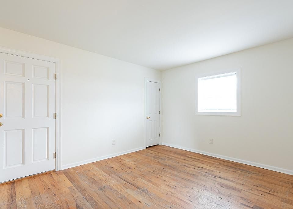 1st image of 2917 M St APT C