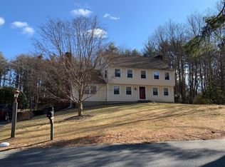 38 Old Farm Rd, Sturbridge, MA 01566