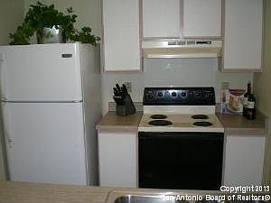 4th image of 7918 Cortland Oak