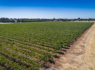 23487 N Tretheway Rd, Acampo, CA 95220