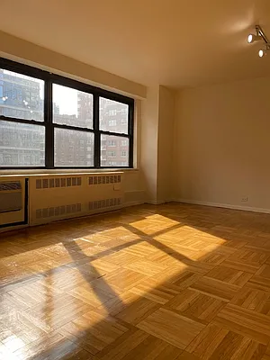 Rented by David Francis New York LLC | media 18