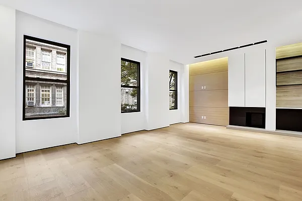 Rented by Compass | media 10