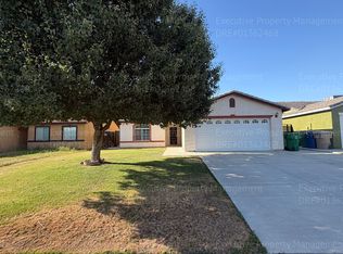 524 Sunset Meadow Ln, Bakersfield, CA 93308