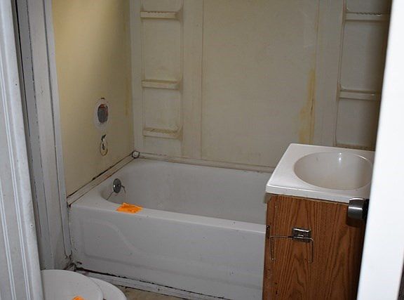 4th image of 1944 Realtor Way
