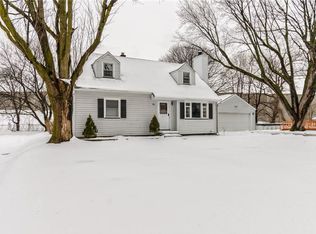 115 Dearcop Dr, Rochester, NY 14624