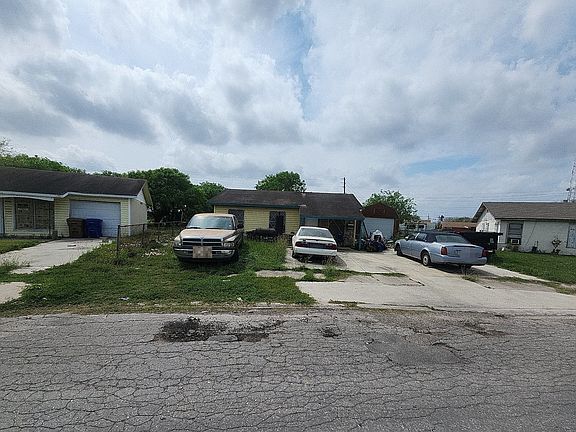 2nd image of 1933 Darcey Dr