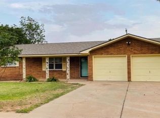 1210 6th St, Shallowater, TX 79363