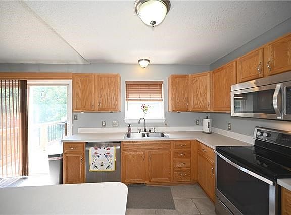 4th image of 13735 Hunter Dr