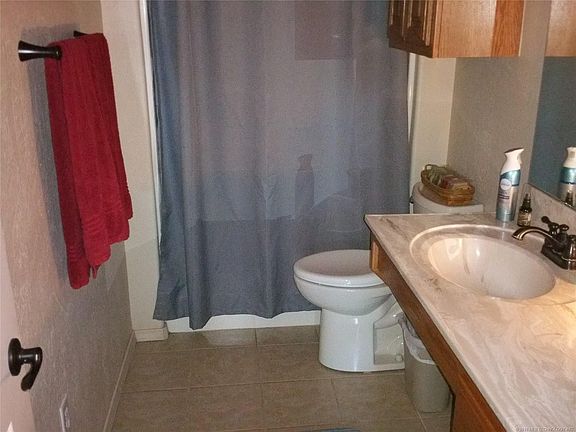 5th image of 313 Herriman St