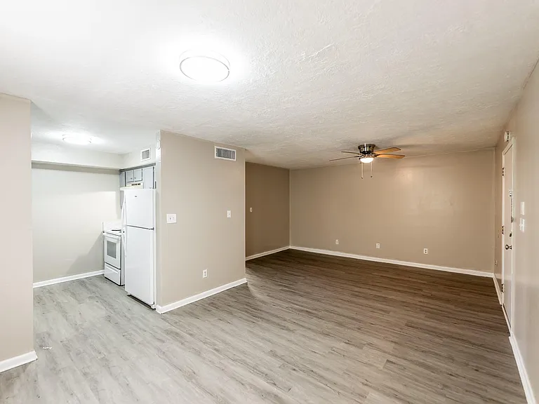 1329 Windsor St #2 — Photo 9