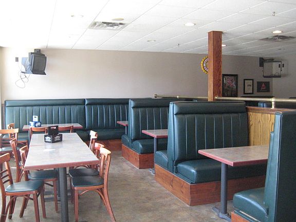 4th image of 256 Schuyler Ave