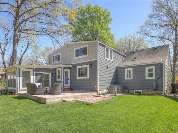 5626 Fairway Rd, Fairway, KS 66205