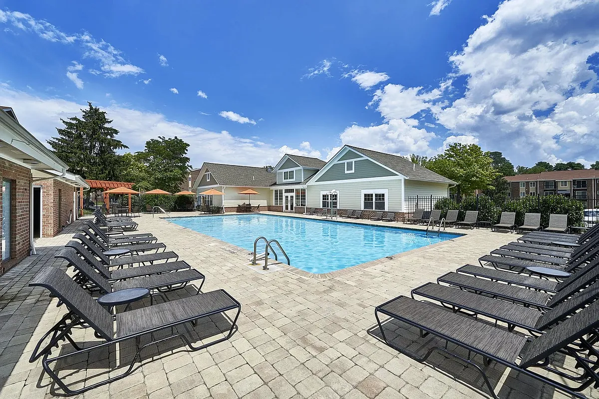 Pool and Sundeck - Willowdale Crossing