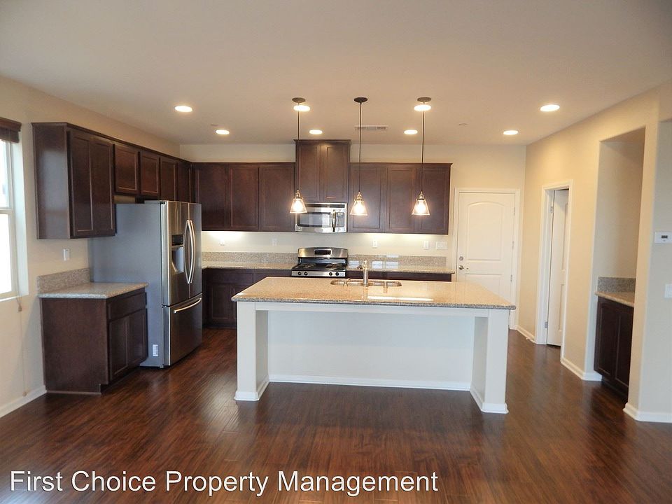 1st image of 36500 Acanthus Ct