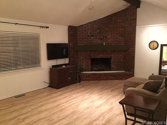 3rd image of 7853 S Park Ave