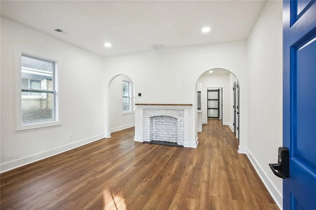 1 bed, 1.5 bath, 950 sqft, $2,560 — Photo 2