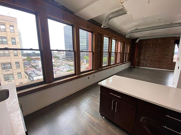 3rd image of 224 Market St Unit 501