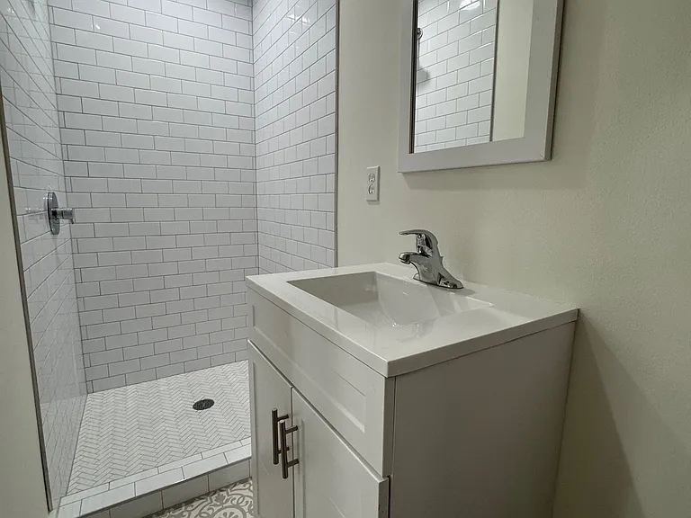 1923 Metairie Ave #C — Photo 3