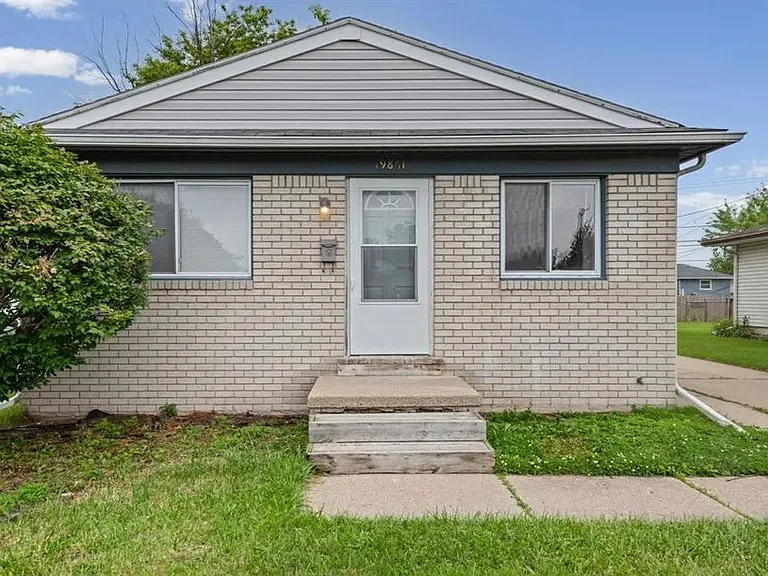 19861 Vermander Ave — Photo 1