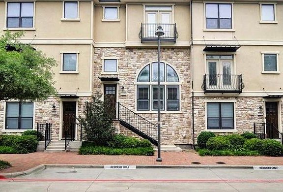 4th image of 5745 Lois Ln