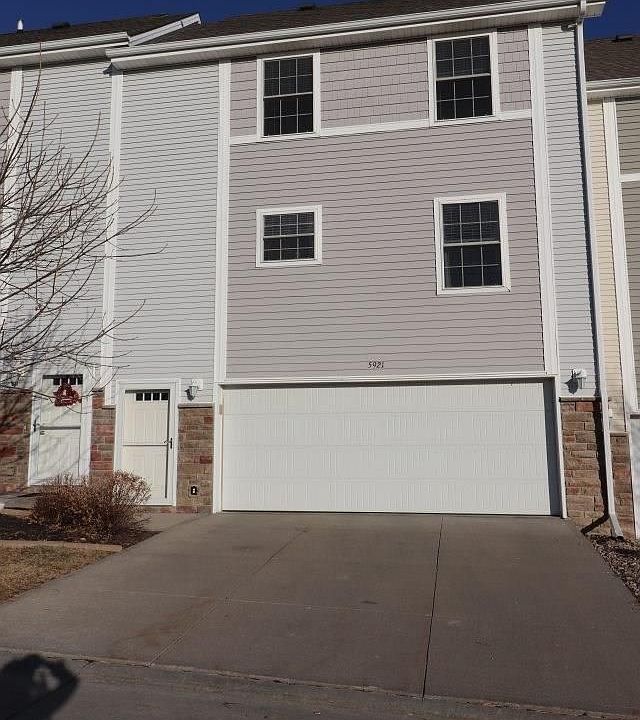 1st image of 5921 N 166th Ct