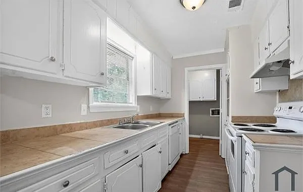 148 York Dr — Photo 5