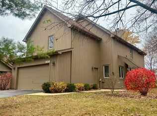 4216 White Ash Rd, Crystal Lake, IL 60014