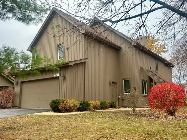 4216 White Ash Rd, Crystal Lake, IL 60014
