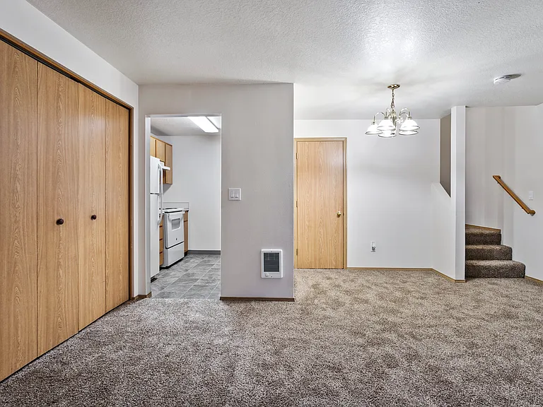 Jonathan's Place — Photo 6