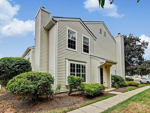 2nd image of 5 Almond Dr