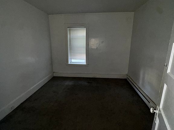 5th image of 19 Alvord Ave #2L