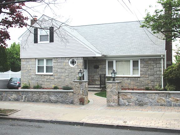 3rd image of 17 Murray Ave