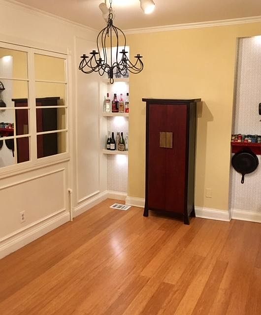 Dining area in kitchen