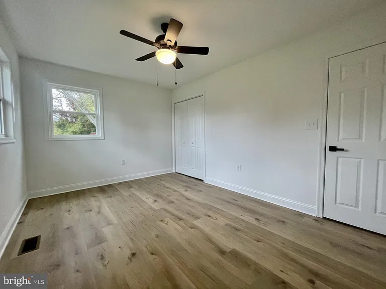 313 Windsor Ct — Photo 17