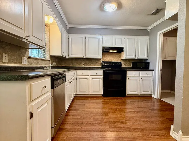 1320 Baylor Dr — Photo 10