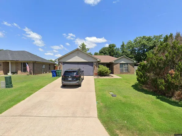 4520 Thompson St, Conway, AR 72034