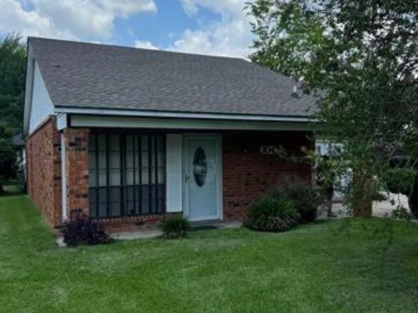 304 W Bordelon St, Gonzales, LA 70737