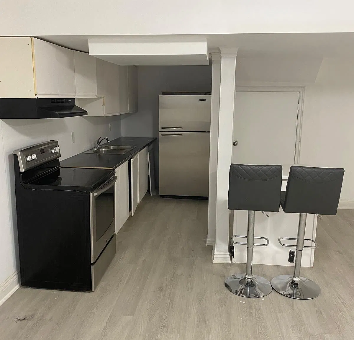 3 bed, $2,200 — Photo 4