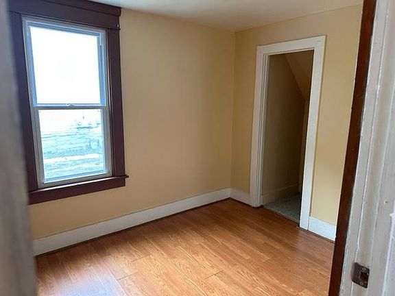 4th image of 386 Sherman St #1