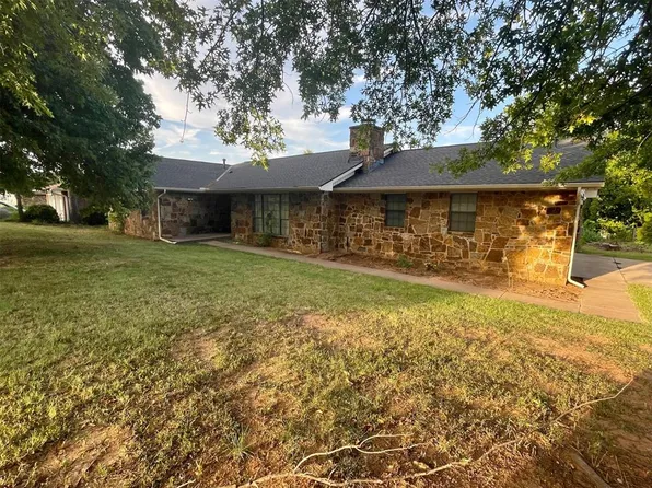 215 Lindsay St, Noble, OK 73068