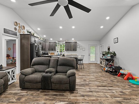 5th image of 753 Dalton Ridge Rd