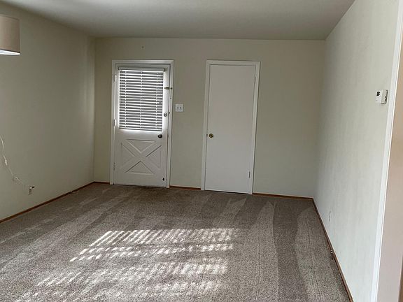 5th image of 1027 Roosevelt Ave