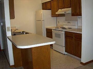 4th image of 3414 Comstock Ave