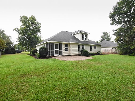 2nd image of 950 Watsonia Dr