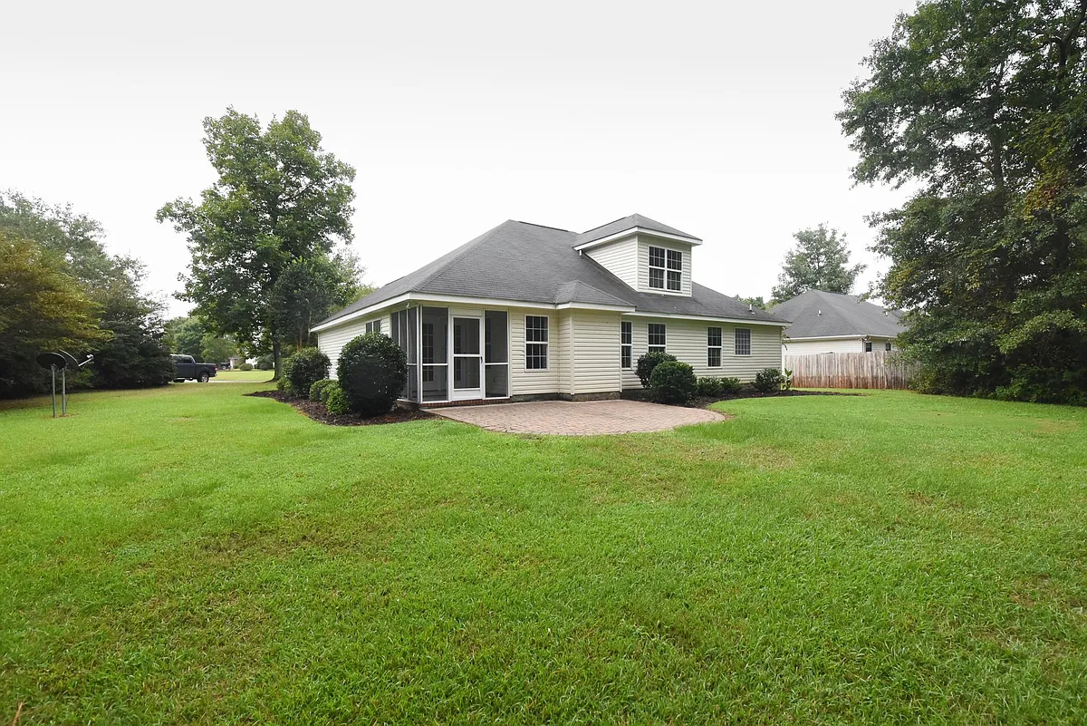 Building Photo - 950 Watsonia Dr