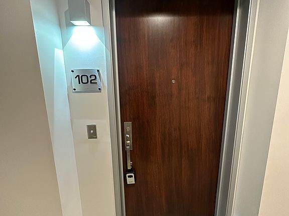 2nd image of 1666 Greenfield Ave #102
