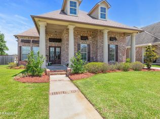 109 Carriage Lakes Dr, Youngsville, LA 70592